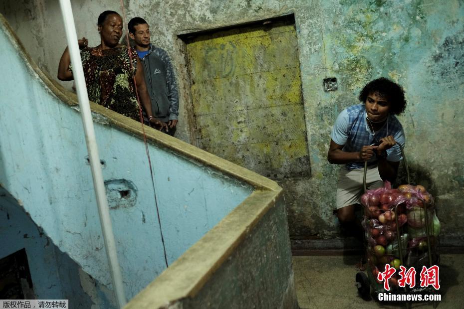 中国{铝}业(02600.hk)跌超3%