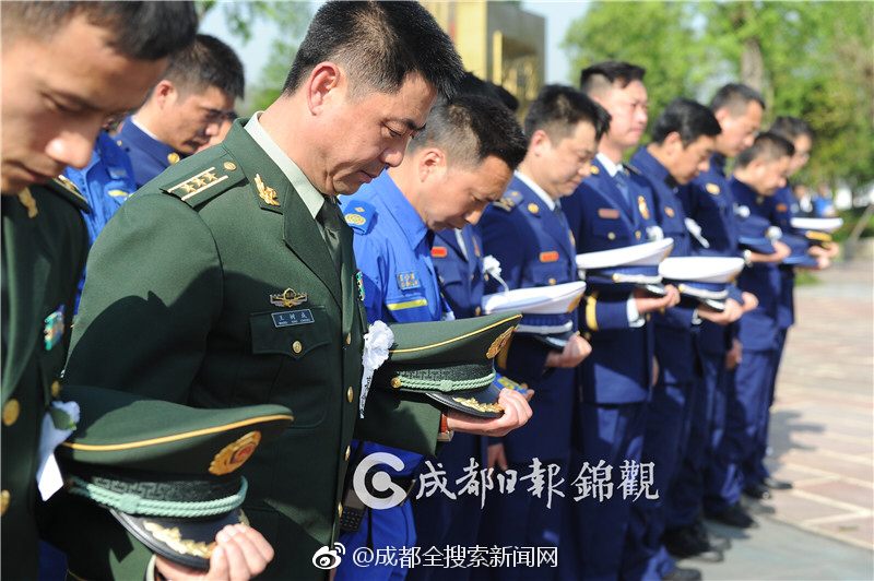 快:递业8月淡季逆袭：靠文旅开学挖潜、无人科技与全链路优化