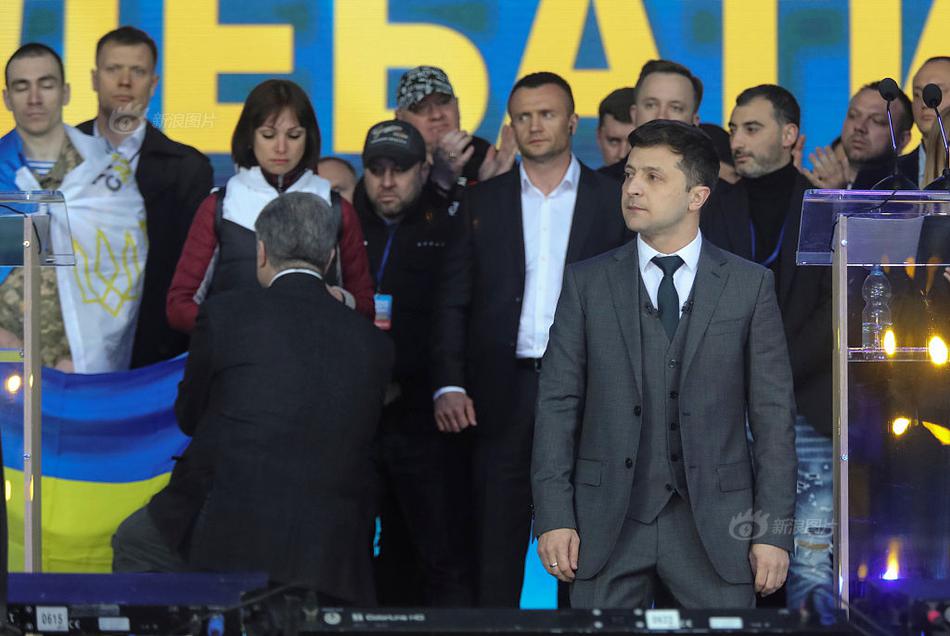 特—朗普要求最高法院允许他解雇联邦贸易委员会委员丽贝卡·斯劳特