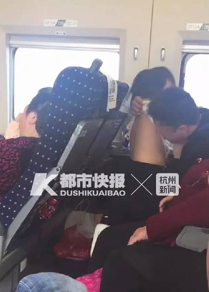 中国银河证<券>董事长{王}晟出席2025可持续全球领导者大会