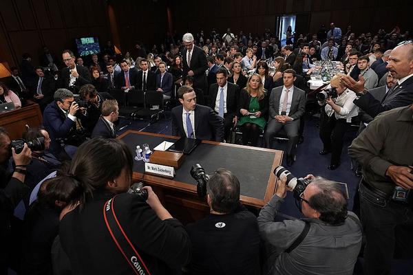 长电科技.(600584)6月30日股东户数31.9万户，较上期减少1.37%