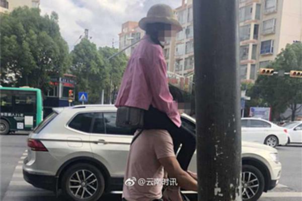 双乐股份：公司主要从事:酞.菁系列及铬系颜料的研发、生产、销售，产品用于油墨、涂料和塑料等领域的着色