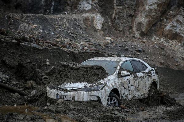 11;月6日美股成交额前20：苹果将利用谷歌ai技术助力siri升级