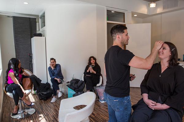 华虹半导体拟购!华力微控股权解同业竞争 a股明起停牌不超过10日