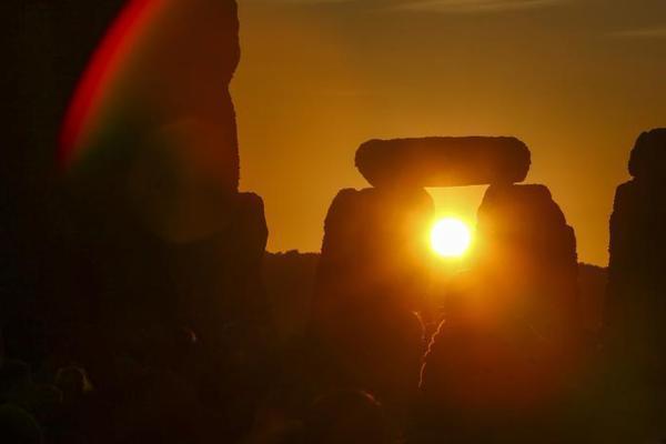 长江有色：19;日锡价下跌 逢低补库初现交投回暖仍待观察