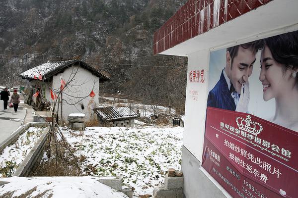 试运行月;余 跨?境二维码统一网关办理业务金额已达4.27亿元